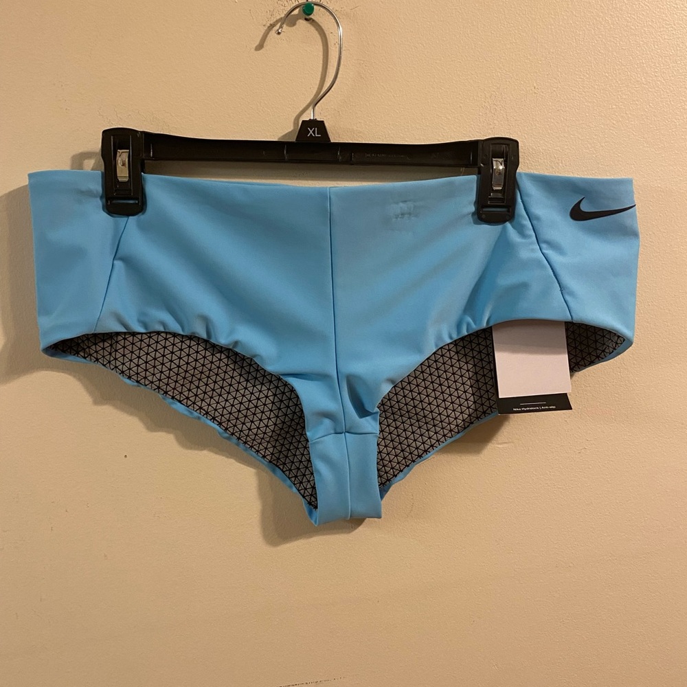 New NWT Nike Hydralock Fusion Women's‎ Cheeky Kick Short Blue Size XL
